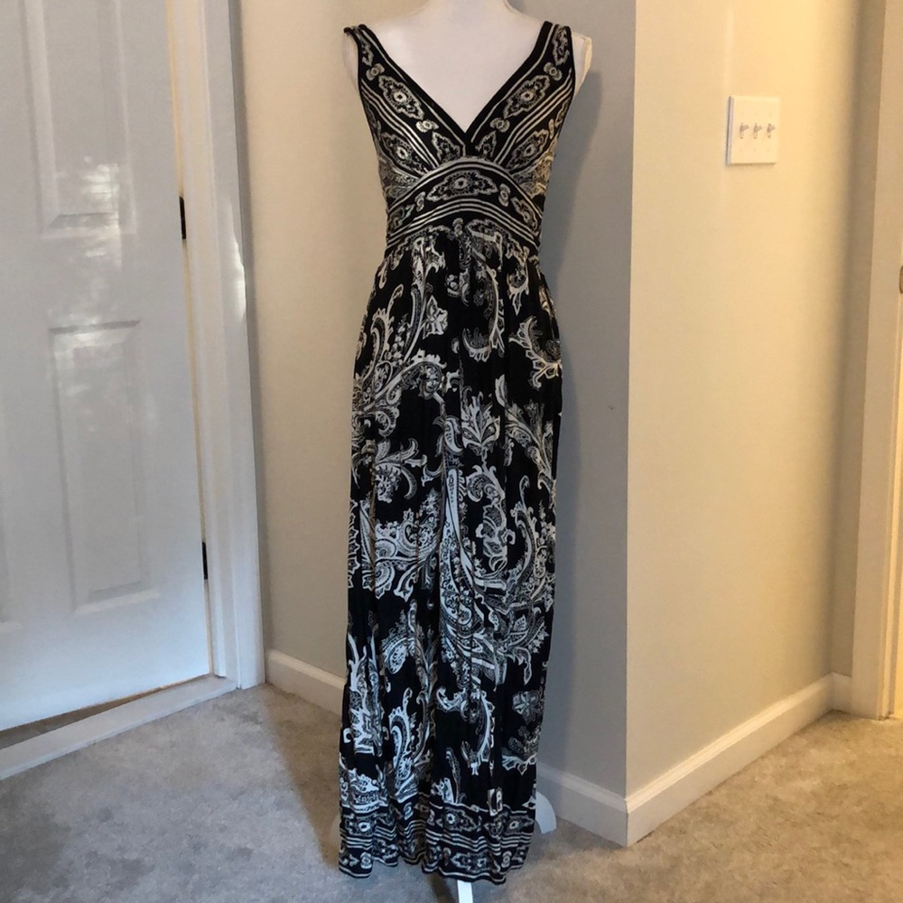 ANGIE- Black and White Maxi Dress